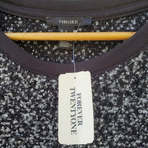 Forever 21 Fuzzy Teddy Colorblock Sweatshirt NWT Women's Size Small Grey Black - Picture 5 of 7